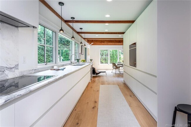 Building Photo - 147 Wykeham Rd