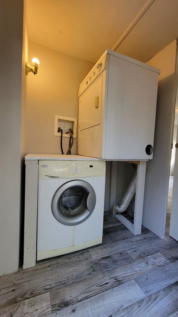 Building Photo - 2 Bed | 1 1/2 Bath | Fenced & Gated 1/4 Acre of land