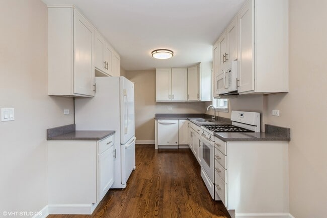 Building Photo - 5111 N Newland Ave