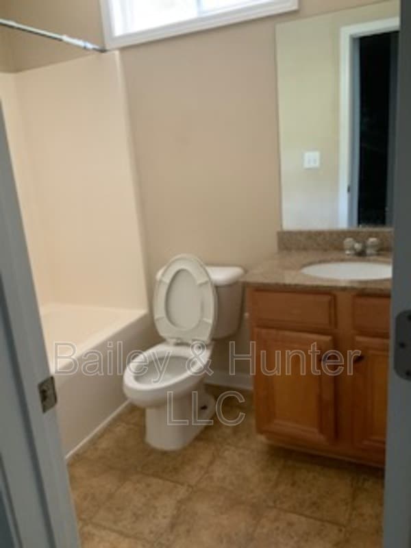 Building Photo - 473 Mulberry Row