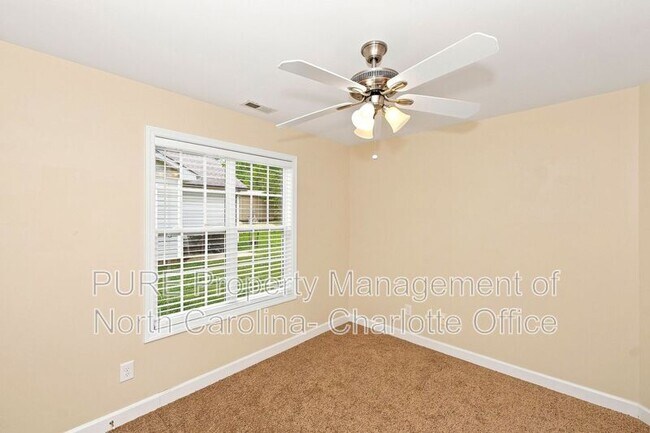 Building Photo - 1459 Ontario Dr