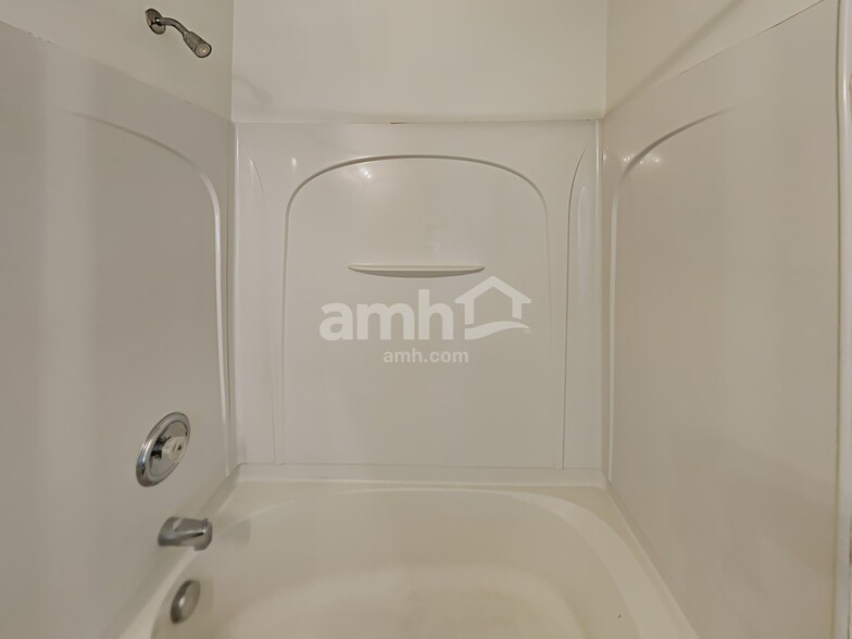 Building Photo - 7316 Aragorn Ln