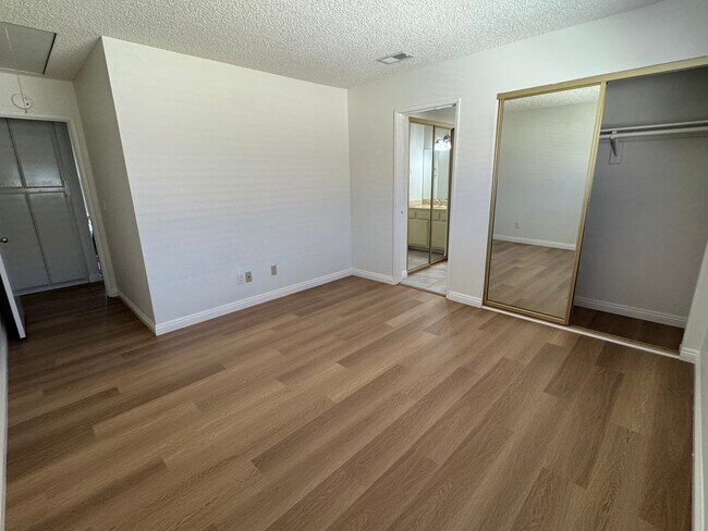 Building Photo - 15220 S Normandie Ave