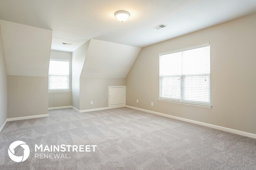 Building Photo - 6105 Buckhorn Rd