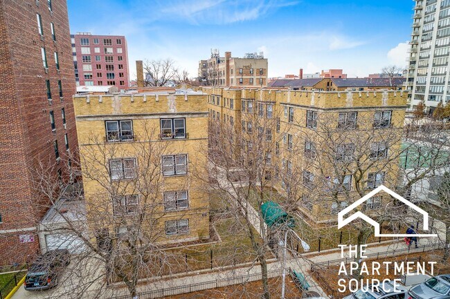 Building Photo - 3918 N Pine Grove Ave