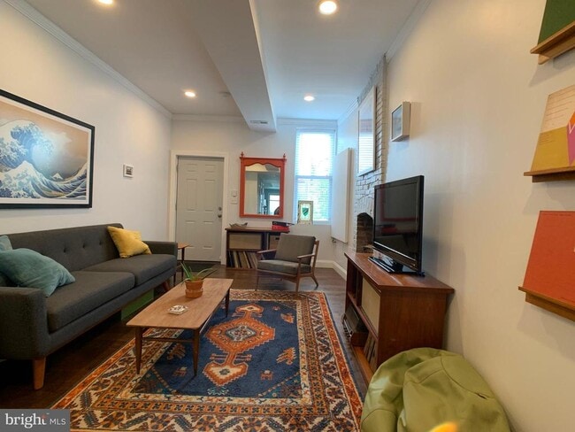 Building Photo - 513 S Regester St