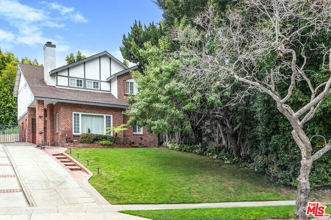 Primary Photo - 1358 Holmby Ave