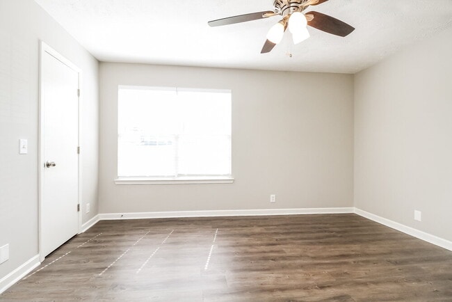 Building Photo - 1318 Lyndsey Ridge Dr