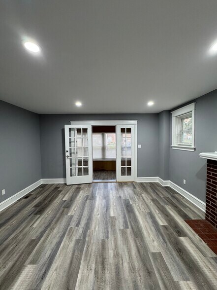Building Photo - 806 Manatawna Ave