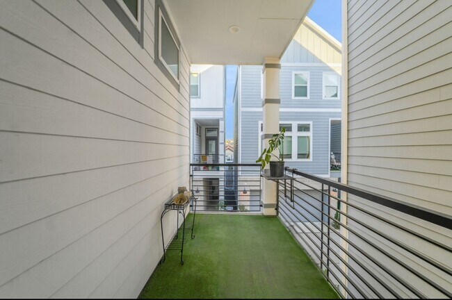 Building Photo - 622 Janisch Rd