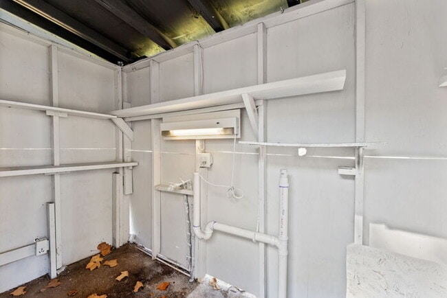 Building Photo - Renovated 2 Bedroom Home on Spacious Corner Lot