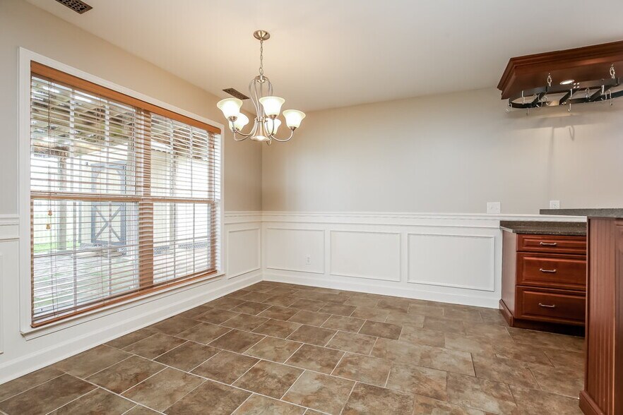 Building Photo - 4021 Wisdom Way