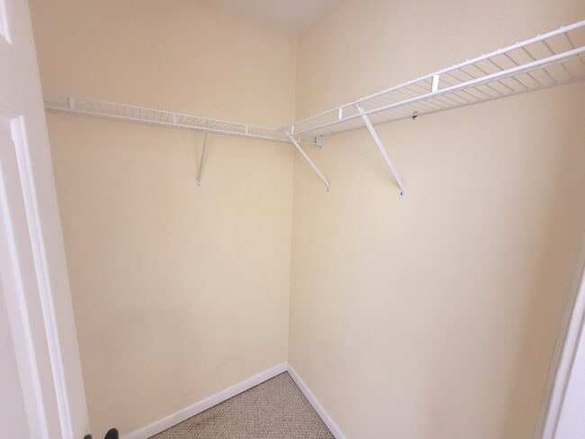 Building Photo - 3 Bedroom, 2.5 Bath Home with Open Floor Plan