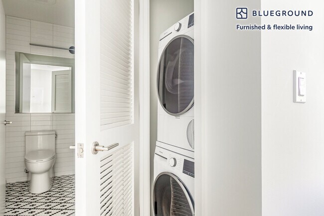 Building Photo - 955 Sterling Pl