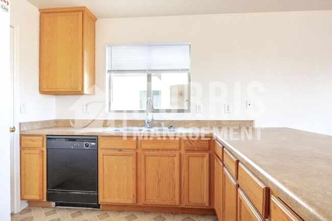 Building Photo - Spacious Home in Magic Ranch in Florence