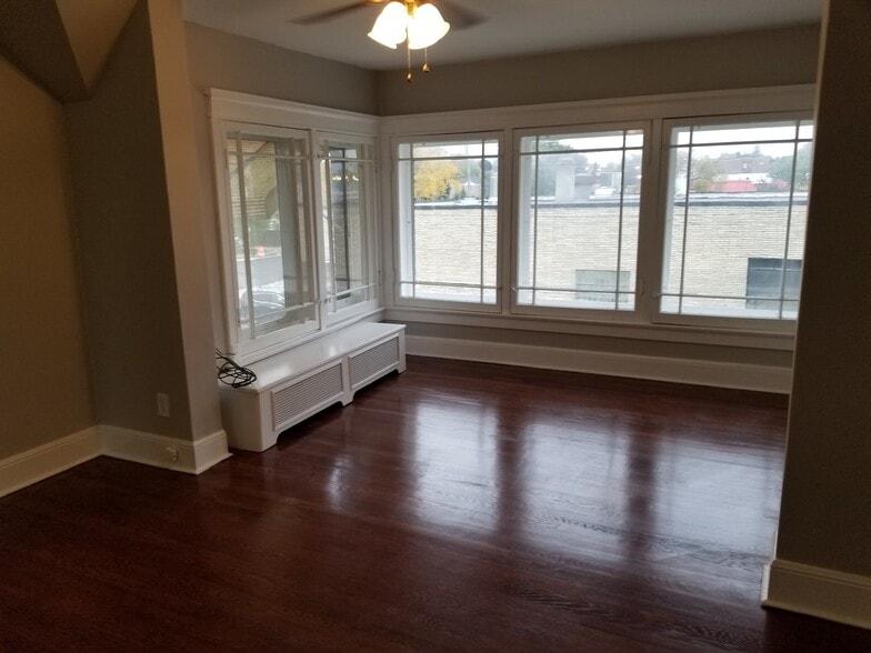 Bedroom - 7560 W Touhy Ave