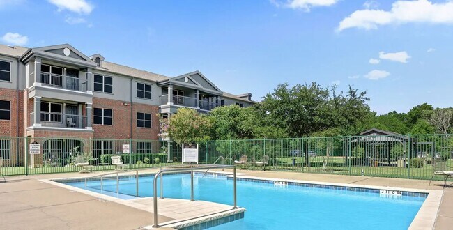 Building Photo - 1104 S Carrier Pkwy