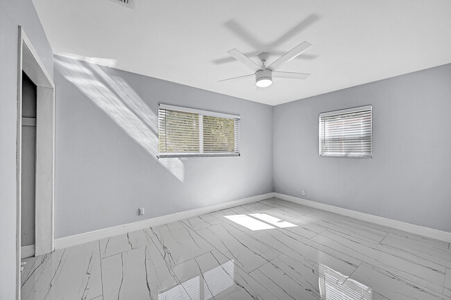 Building Photo - 1181 SW 4th Terrace