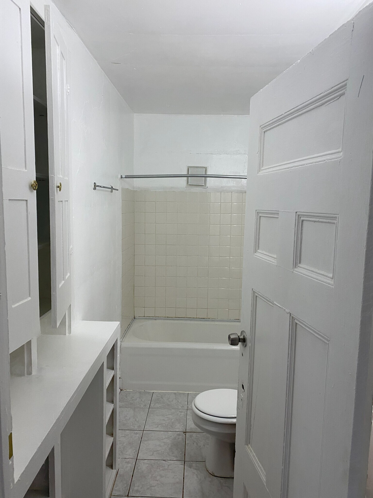 Bathroom - 1114 Seymour Ave