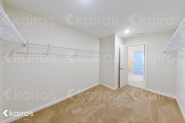 Building Photo - 15 Duluth Dr