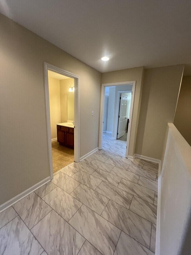 Building Photo - 857 Malabu Dr