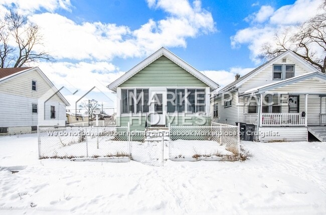 Building Photo - 15751 Fairfield St