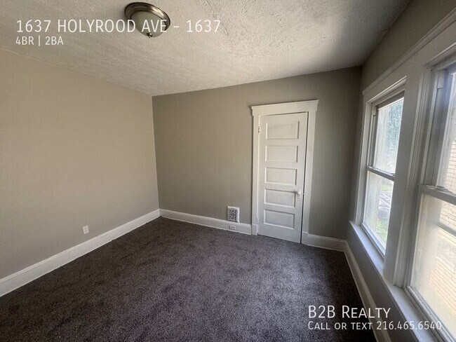 Building Photo - 1637 Holyrood Rd
