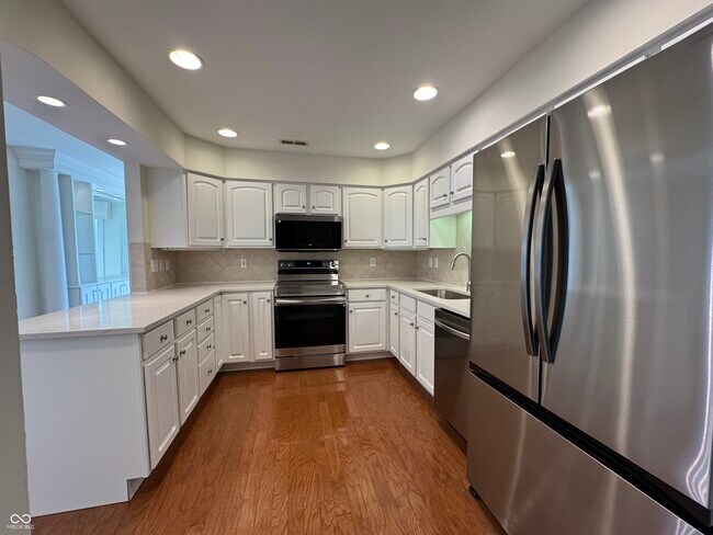 Building Photo - 8690 Jaffa Ct W Dr