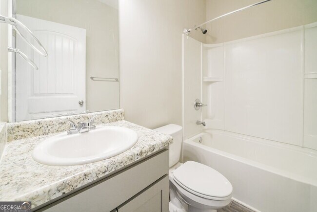 Building Photo - 309 Spruce Creek Ln