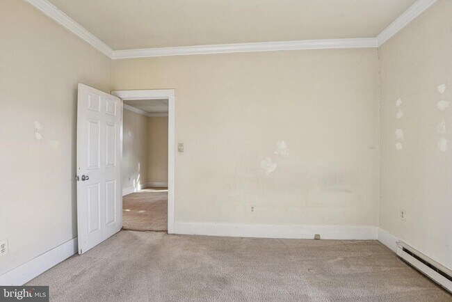 Building Photo - 209 Locust St