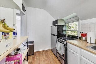 Building Photo - 869 N McKinley Rd