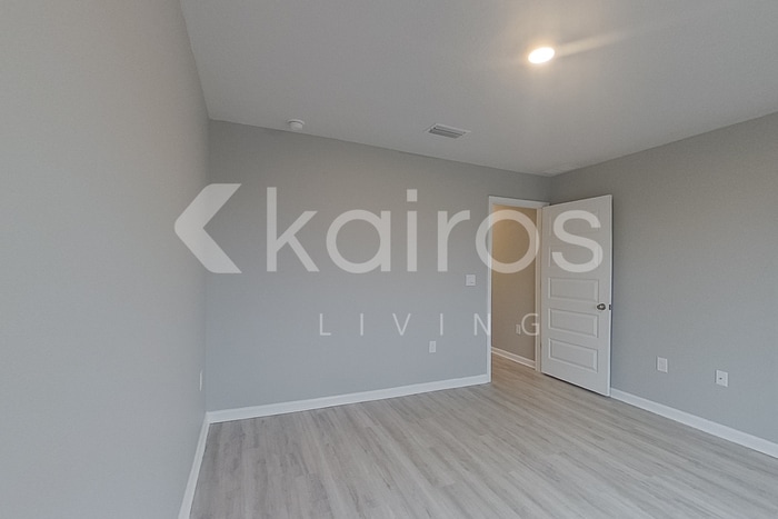 Building Photo - 4694 Malay Cir