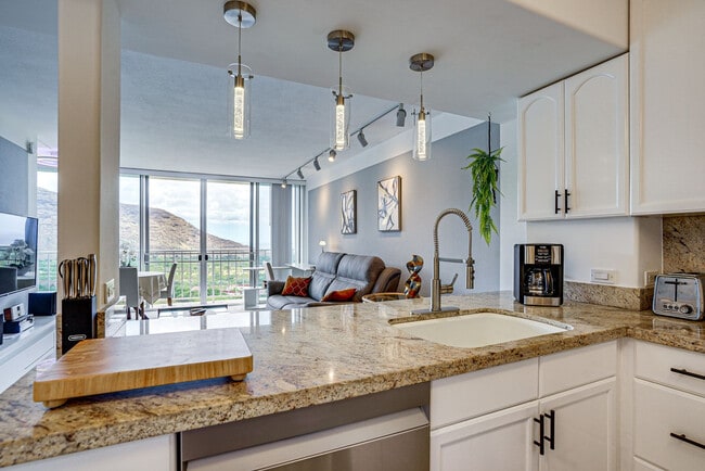 Building Photo - 84-740 Kili Drive-SI FL10-ID1605899P