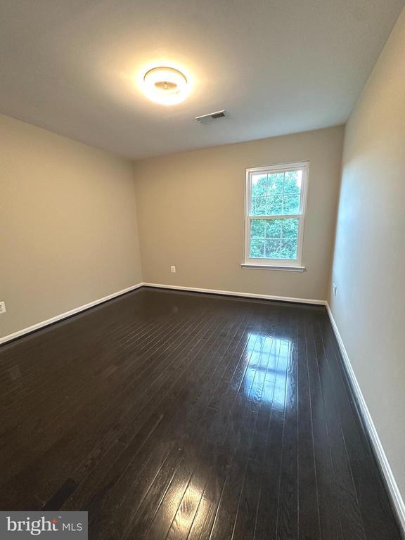 Building Photo - 20180 Hardwood Terrace