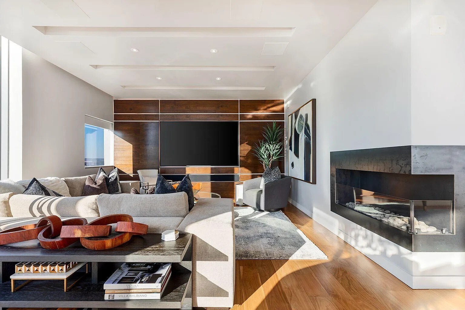 Building Photo - 210 Lavaca St