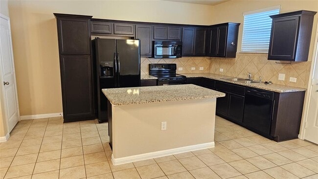 Building Photo - 617 Katmai Cir