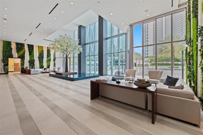 Building Photo - 851 NE 1st Ave