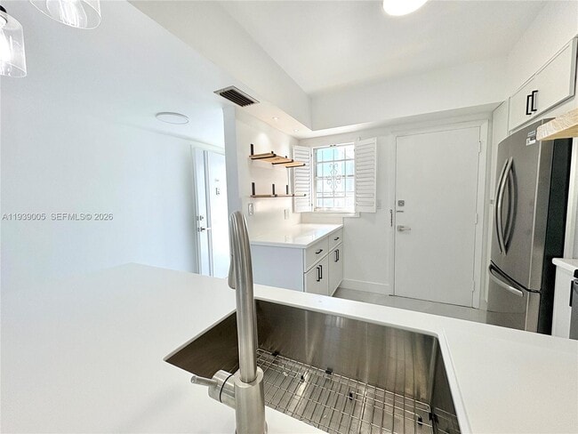 Building Photo - 9159 SW 77th Ave