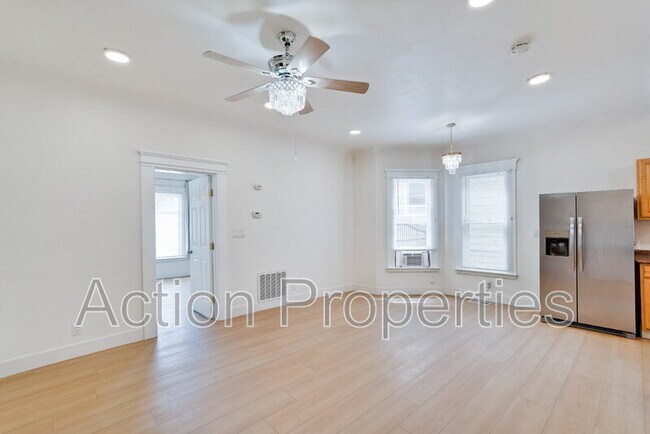 Building Photo - 241 N 12th St