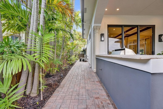 Building Photo - 2425 Fryer Point