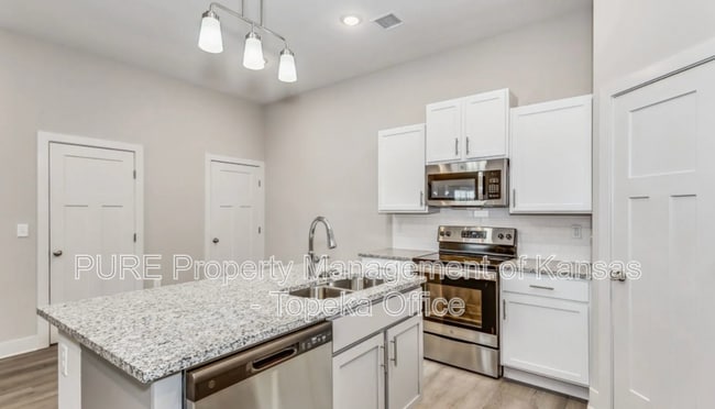 Building Photo - 3618 W 45th St S