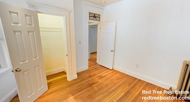 Building Photo - 117 Park Dr
