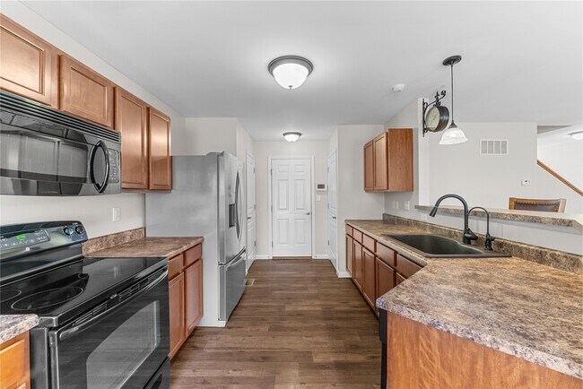 Building Photo - 467 Parkgate Dr