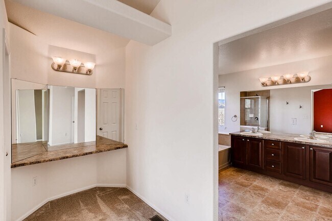 Building Photo - FABULOUS 3 BED/2.5 BATH HOME IN RENAISSANC...