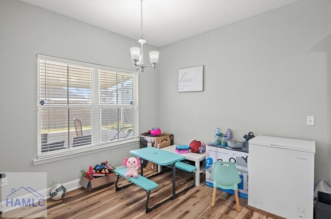 Building Photo - 543 Thorp Circle