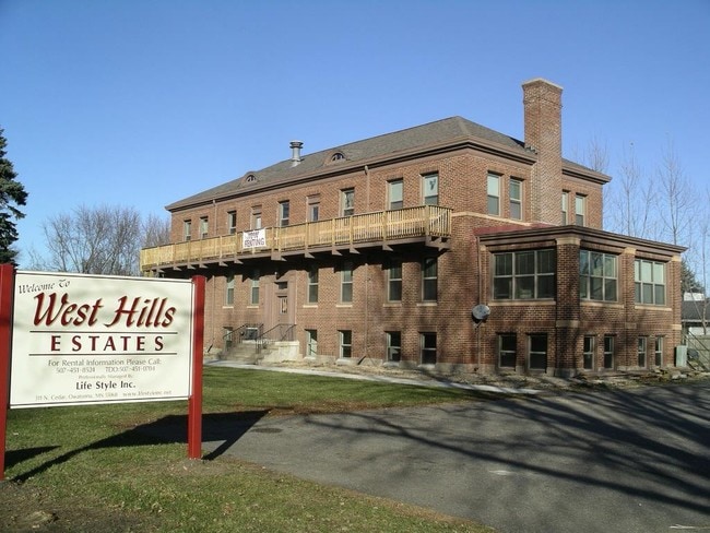 Primary Photo - Maple View Apartments