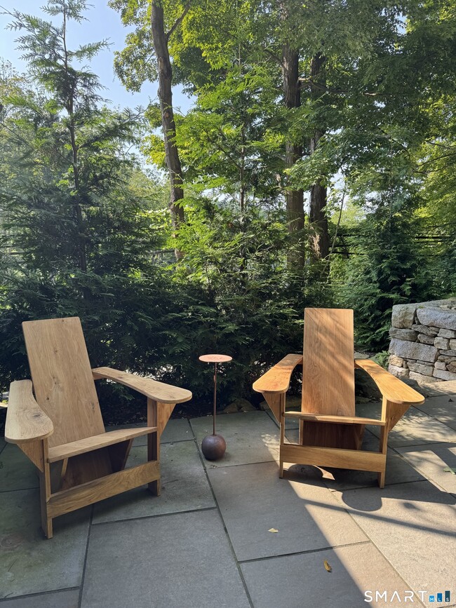 Building Photo - 4 Main St