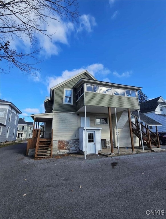 Building Photo - 123 N School St