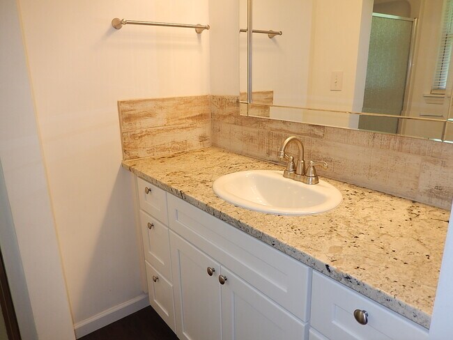 Building Photo - 1016 Caspan St