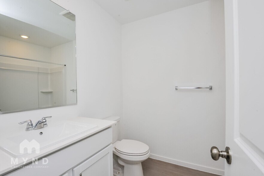 Building Photo - 2744 Mistwood Dr